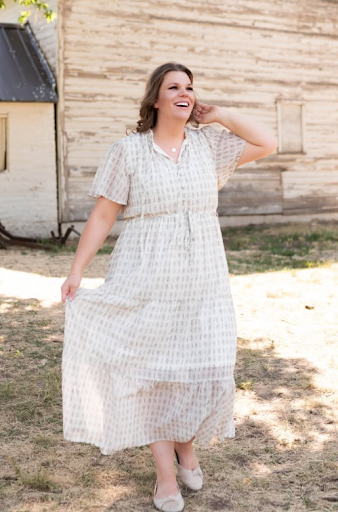 Plus Size Fall Outfits With Soft Neutral Tones
