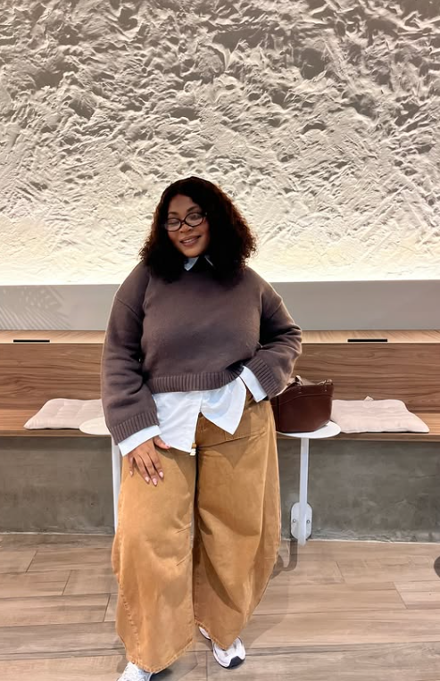 Chocolate Sweater with Crisp White Collar and Wide-Leg Trousers