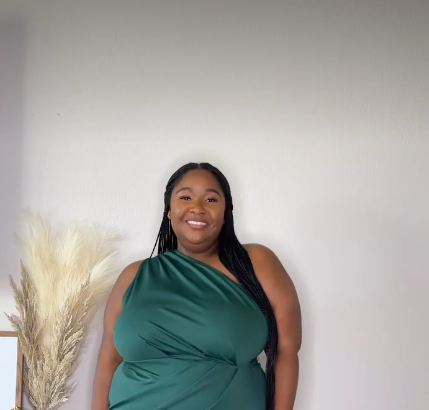 How to Dress a Plus Size Apple Shape: Tops, Dresses and Pants
